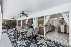 Modern family-friendly electric & solar-heated pool home - Villa Mimsey